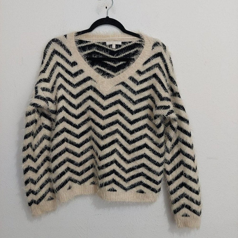 Under Skies Women's Cream Black Eyelash Sweater‎ V-Neck Long Sleeve Size S Comfy